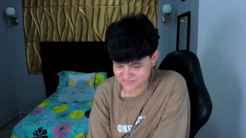 ian online show from November 23, 7:34 pm