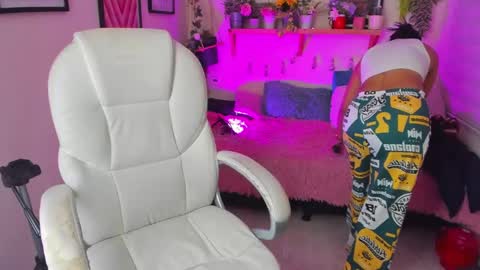 Snapshot of _ivanna11_ chatting on January 15, 6:08 pm Ivanna online show from January 15, 6:08 pm