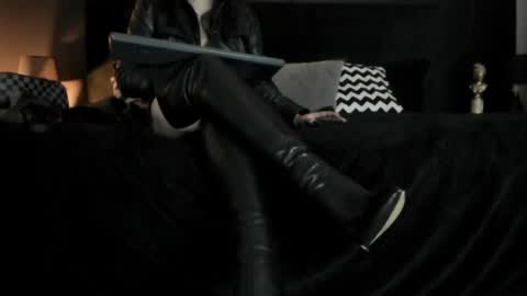 Miss Jade online show from March 3, 3:00 pm