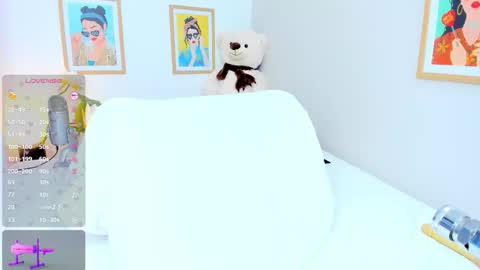 _jasminnee_ online show from February 21, 2:20 pm