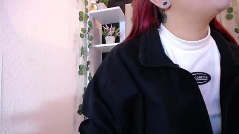 Mia online show from March 6, 1:03 pm