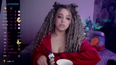 Snapshot of _just_a_queen_3 chatting on January 31, 7:40 pm _just_a_queen_3 online show from January 31, 7:40 pm