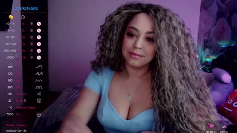 Snapshot of _just_a_queen_3 chatting on February 2, 1:19 pm _just_a_queen_3 online show from February 2, 1:19 pm