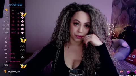 Snapshot of _just_a_queen_3 chatting on February 14, 6:08 pm _just_a_queen_3 online show from February 14, 6:08 pm