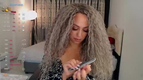 Snapshot of _just_a_queen_3 chatting on September 8, 4:28 pm _just_a_queen_3 online show from September 8, 4:28 pm