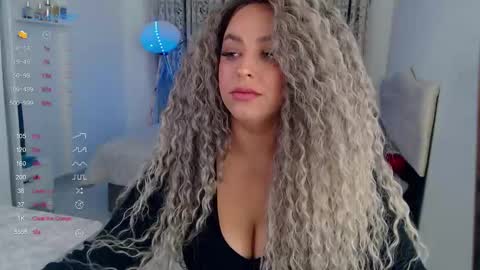 Snapshot of _just_a_queen_3 chatting on October 14, 1:03 pm _just_a_queen_3 online show from October 14, 1:03 pm