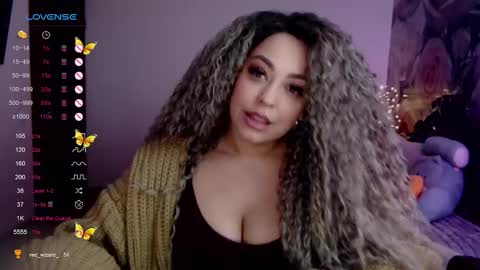 Snapshot of _just_a_queen_3 chatting on February 13, 5:54 pm _just_a_queen_3 online show from February 13, 5:54 pm