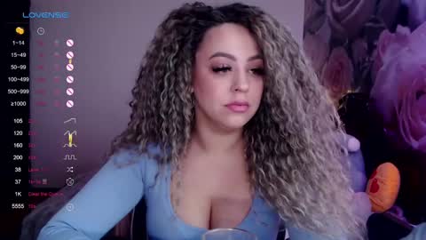 Snapshot of _just_a_queen_3 chatting on February 25, 6:44 pm _just_a_queen_3 online show from February 25, 6:44 pm