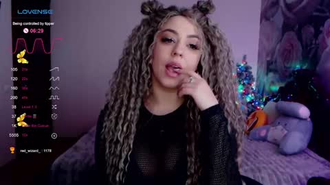 Snapshot of _just_a_queen_3 chatting on January 22, 9:21 pm _just_a_queen_3 online show from January 22, 9:21 pm