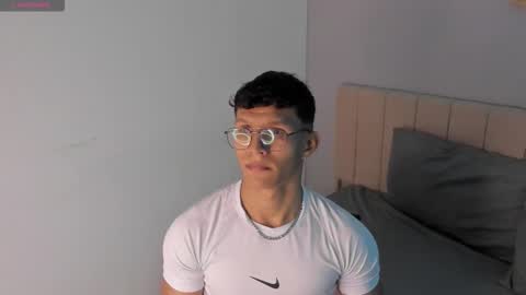 justin online show from February 5, 4:27 am