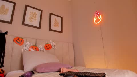 karol online show from October 31, 7:03 pm