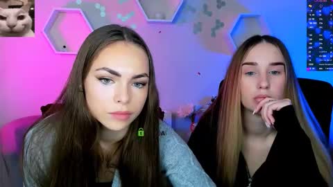 _kellykitten_ online show from December 2, 9:40 am