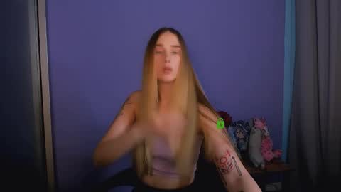 _kellykitten_ online show from November 22, 11:08 am