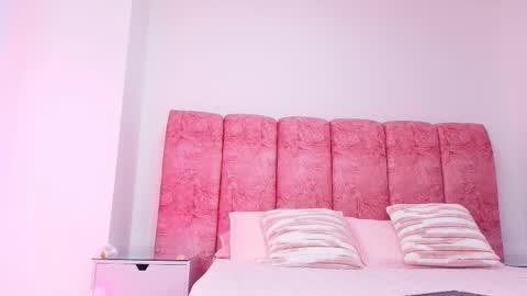 Kendall online show from November 24, 12:04 pm