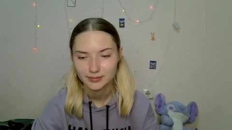 Snapshot of _kikiclark_ chatting on September 14, 8:43 pm _kikiclark_ online show from September 14, 8:43 pm