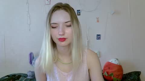 Snapshot of _kikiclark_ chatting on September 17, 8:18 am _kikiclark_ online show from September 17, 8:18 am