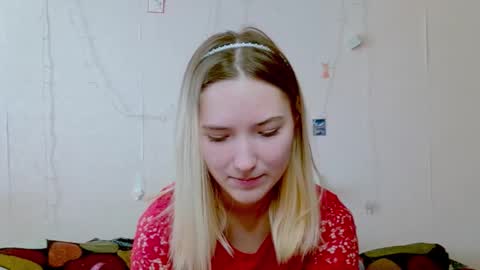 Snapshot of _kikiclark_ chatting on October 1, 8:13 am _kikiclark_ online show from October 1, 8:13 am