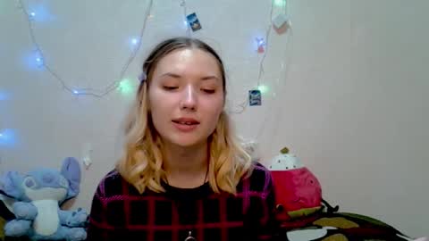 Snapshot of _kikiclark_ chatting on October 3, 9:01 pm _kikiclark_ online show from October 3, 9:01 pm