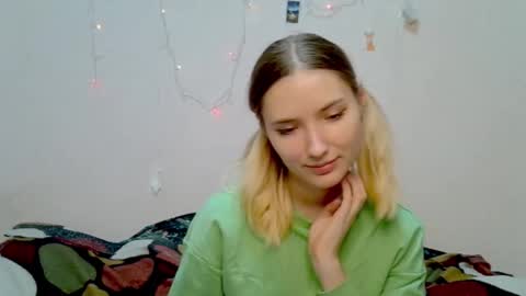 Snapshot of _kikiclark_ chatting on September 28, 8:51 pm _kikiclark_ online show from September 28, 8:51 pm
