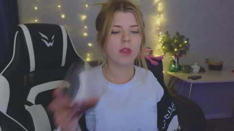 Molly   Emily online show from February 26, 6:11 pm