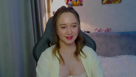 _lalune_ online show from February 22, 10:09 pm