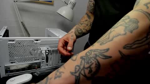 Layne online show from November 19, 4:28 pm