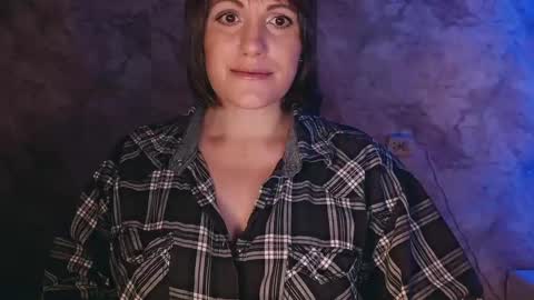 Snapshot of _letty_ chatting on December 6, 1:35 am Letty online show from December 6, 1:35 am