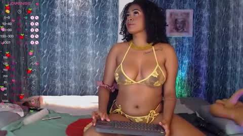 Snapshot of _lilithrose chatting on October 17, 8:57 pm Ask me online show from October 17, 8:57 pm