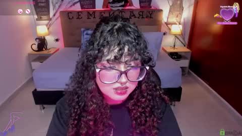 Snapshot of _lilly_miller chatting on October 18, 9:30 pm Liily online show from October 18, 9:30 pm
