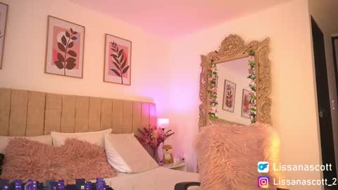 Snapshot of _lissana_scott chatting on February 18, 8:03 pm Lissana online show from February 18, 8:03 pm