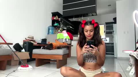 Snapshot of _littlewolfie_ chatting on September 8, 4:50 pm Little Wolfie online show from September 8, 4:50 pm