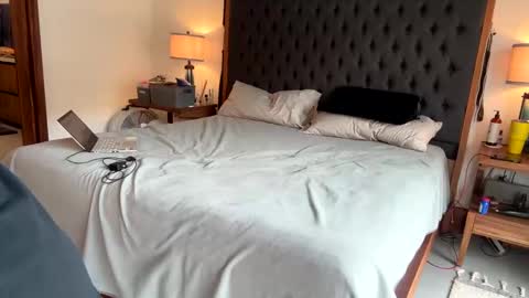 Snapshot of _littlewolfie_ chatting on December 16, 4:49 pm Little Wolfie online show from December 16, 4:49 pm