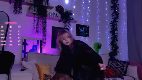 Lolly online show from December 21, 10:21 am