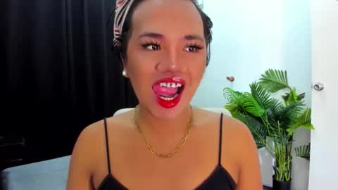 _lovelyyan69_ online show from November 5, 2:24 am