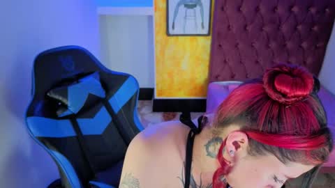 Snapshot of _lucia_21 chatting on October 15, 9:15 pm Lucia online show from October 15, 9:15 pm
