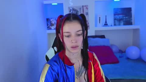 Snapshot of _lucia_21 chatting on October 2, 3:49 am Lucia online show from October 2, 3:49 am