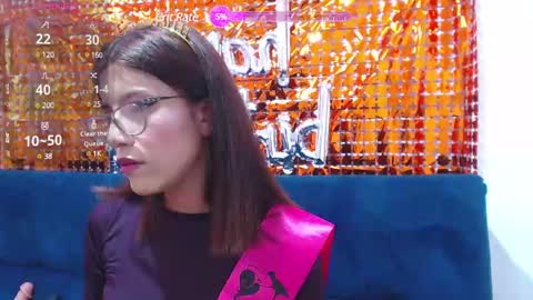 Snapshot of _lucysmith chatting on February 22, 3:56 am Lucy online show from February 22, 3:56 am