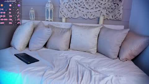 Snapshot of _luna_dupont_ chatting on February 20, 6:03 pm Luna online show from February 20, 6:03 pm