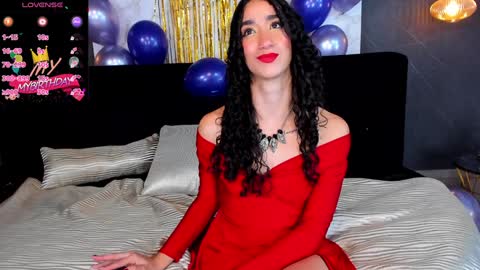 Snapshot of _luna_dupont_ chatting on February 6, 4:25 pm Luna online show from February 6, 4:25 pm