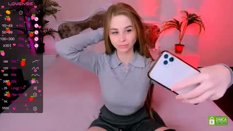 Snapshot of _mari_clark chatting on February 20, 9:09 pm Eva online show from February 20, 9:09 pm