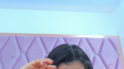Snapshot of _maskedgirl_ chatting on October 18, 12:09 pm Nahayo online show from October 18, 12:09 pm