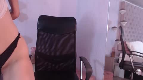 Snapshot of _mia___x chatting on September 19, 12:09 pm Mia online show from September 19, 12:09 pm
