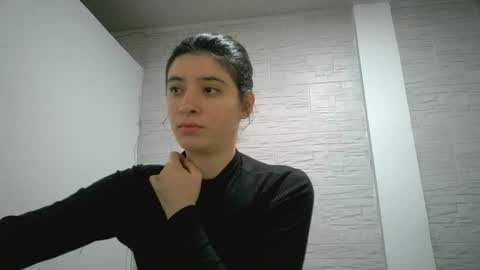 Mia-foster online show from November 9, 3:21 am