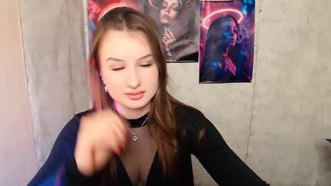 Mia online show from November 11, 2:19 pm