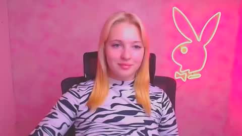 Melanie online show from September 22, 5:44 am