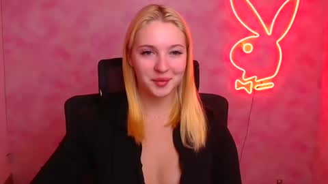 Melanie online show from October 6, 5:58 am