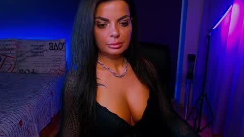 Snapshot of _milani_ chatting on October 16, 6:29 pm Milani online show from October 16, 6:29 pm