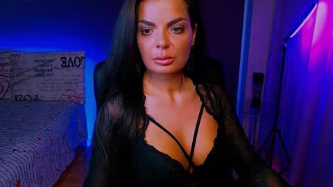 Snapshot of _milani_ chatting on October 19, 6:45 pm Milani online show from October 19, 6:45 pm
