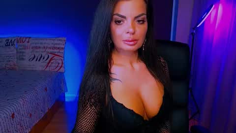 Snapshot of _milani_ chatting on October 6, 6:04 pm Milani online show from October 6, 6:04 pm