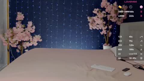 Snapshot of _mirror_girl chatting on September 22, 5:00 am Victoria online show from September 22, 5:00 am